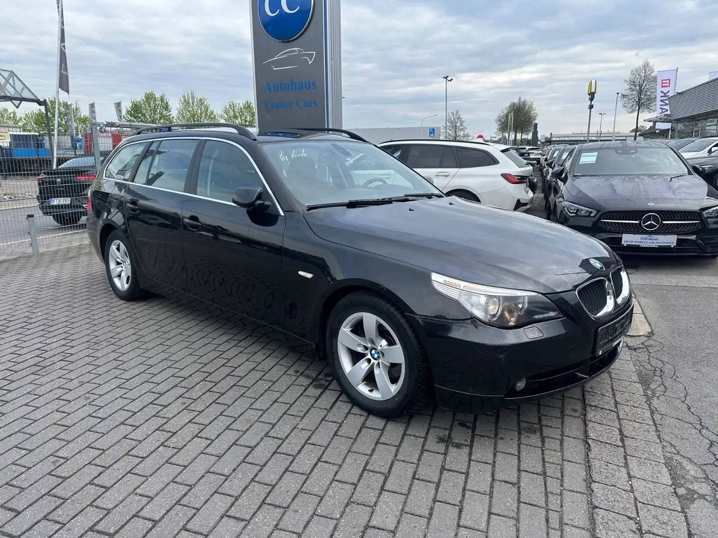 BMW 525 d Touring Xenon+Navigation Business+Kurve Schwarz - 1