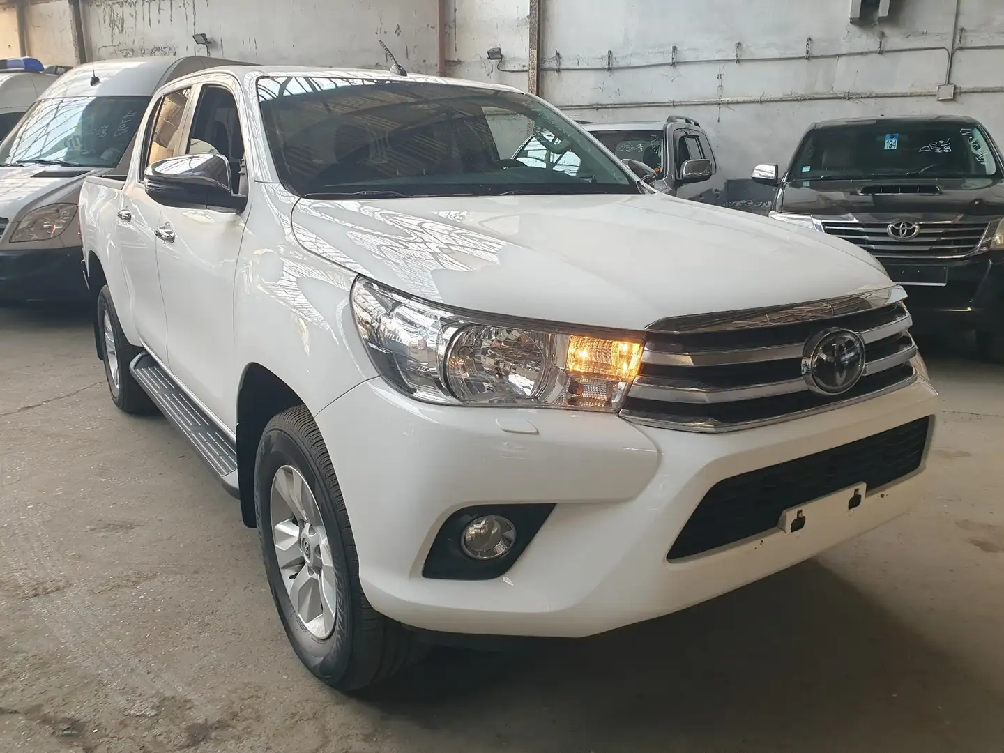 Toyota Hilux 2.4 D-4D 4WD Comfort Fehér - 2