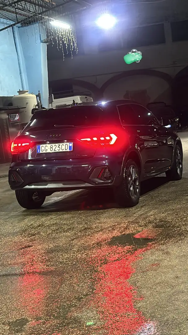 Audi A1 Citycarver 30 1.0 tfsi Identity Contrast 110cv s-t - 1