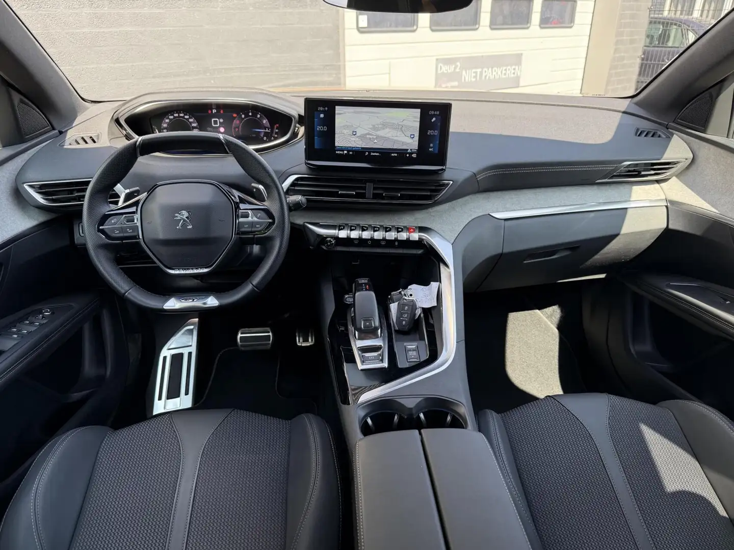 Peugeot 3008 1.2 PureTech GT Grau - 2