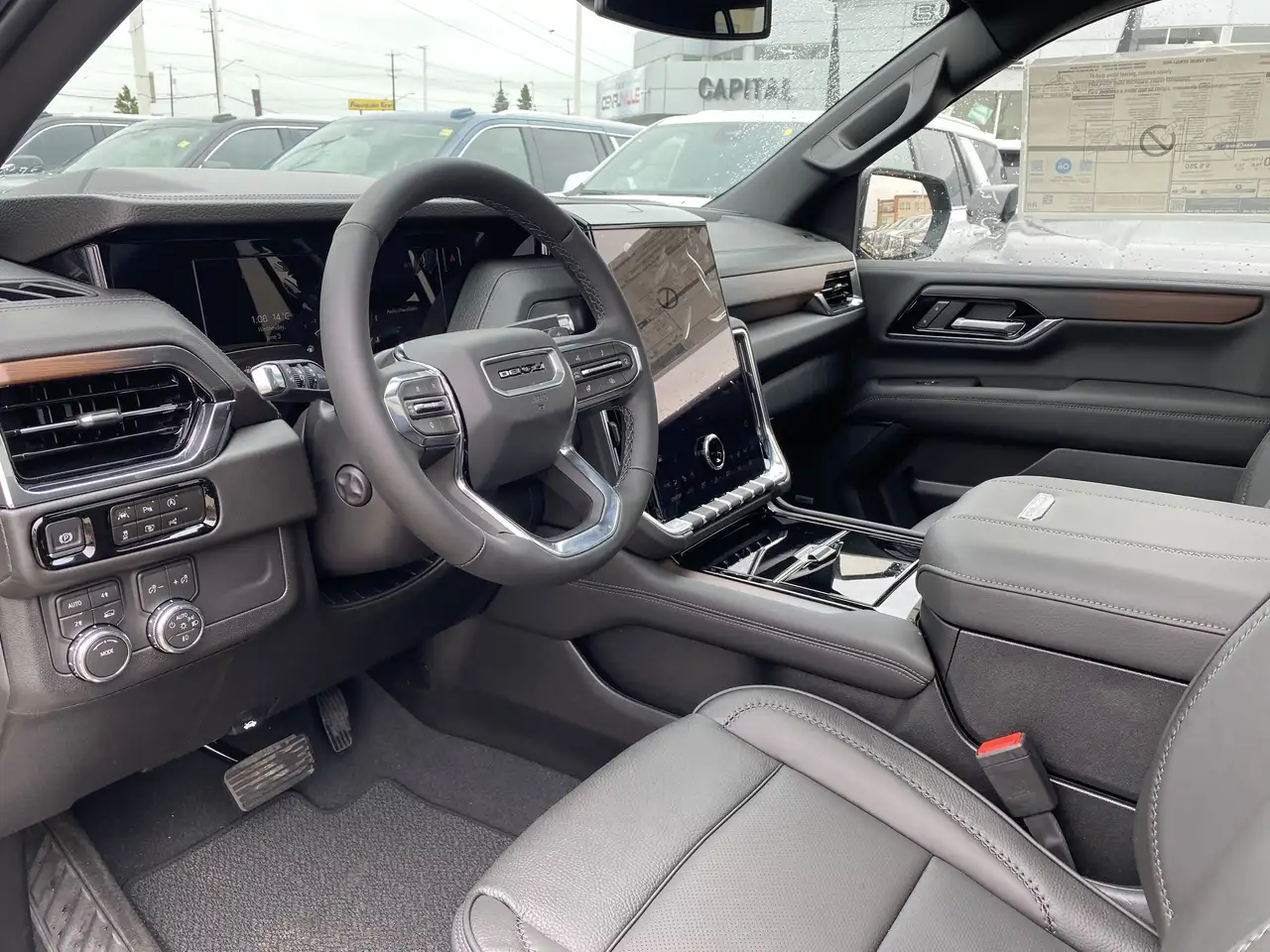 GMC Yukon снимка GMC Yukon
