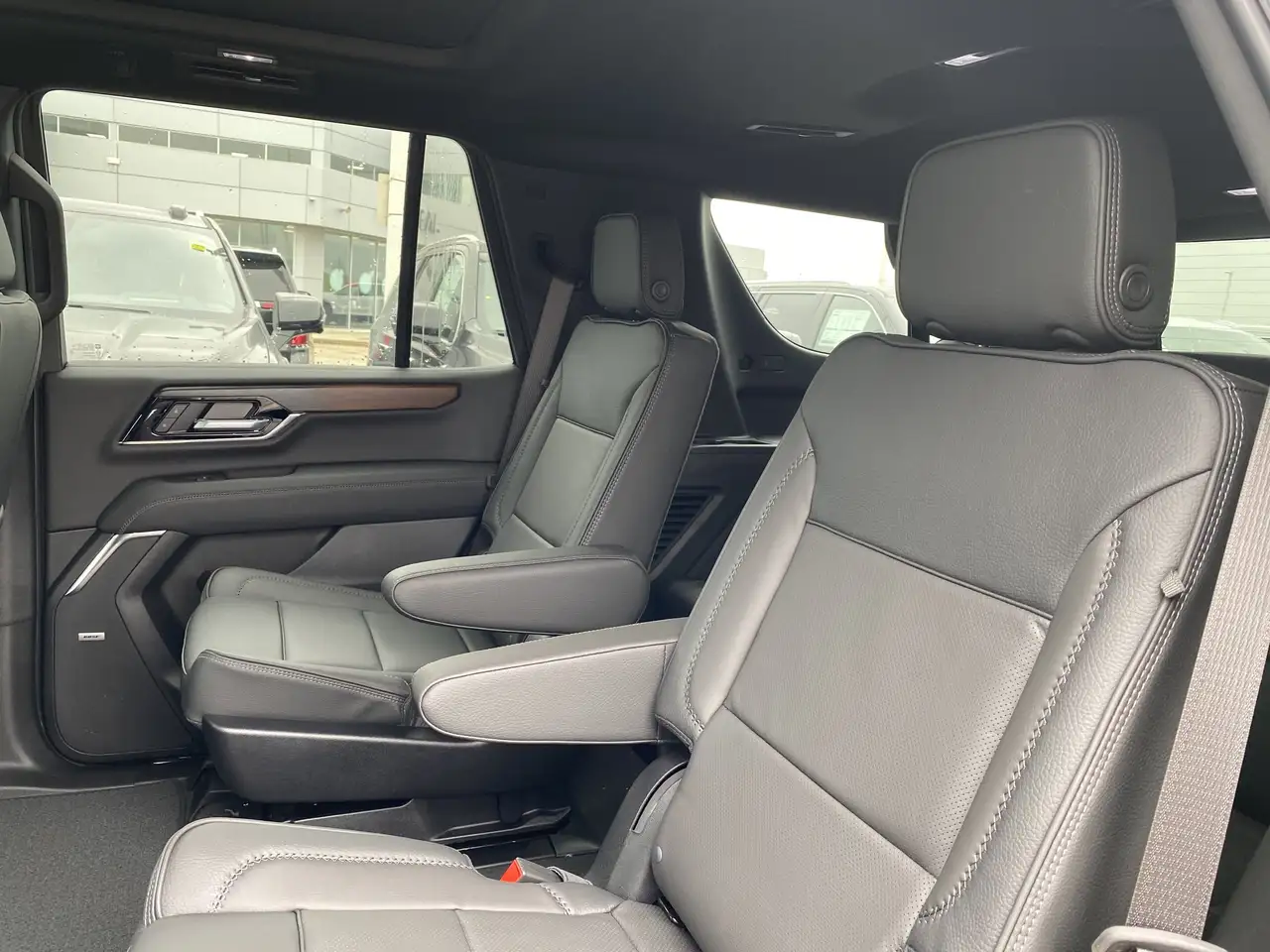 GMC Yukon снимка GMC Yukon