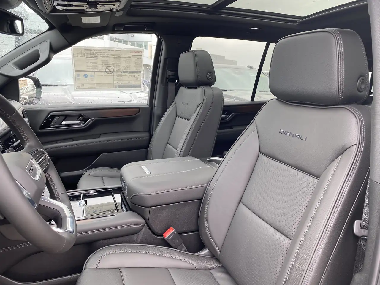 GMC Yukon снимка GMC Yukon