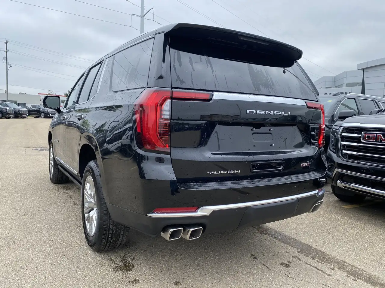 GMC Yukon снимка GMC Yukon