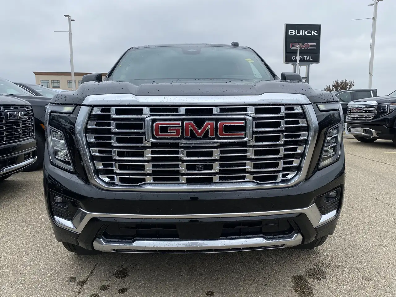 GMC Yukon снимка GMC Yukon