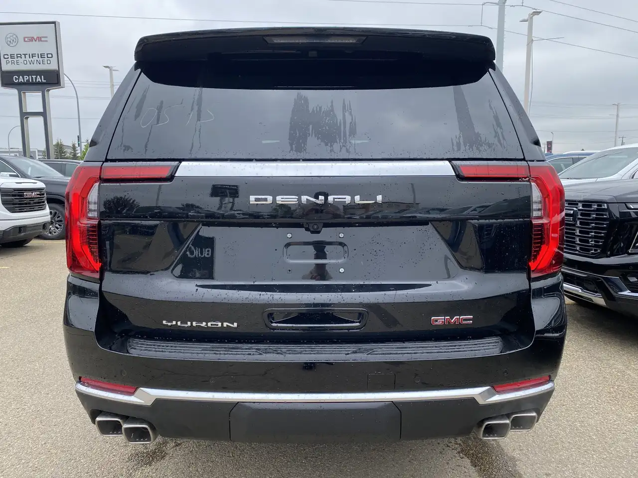 GMC Yukon снимка GMC Yukon