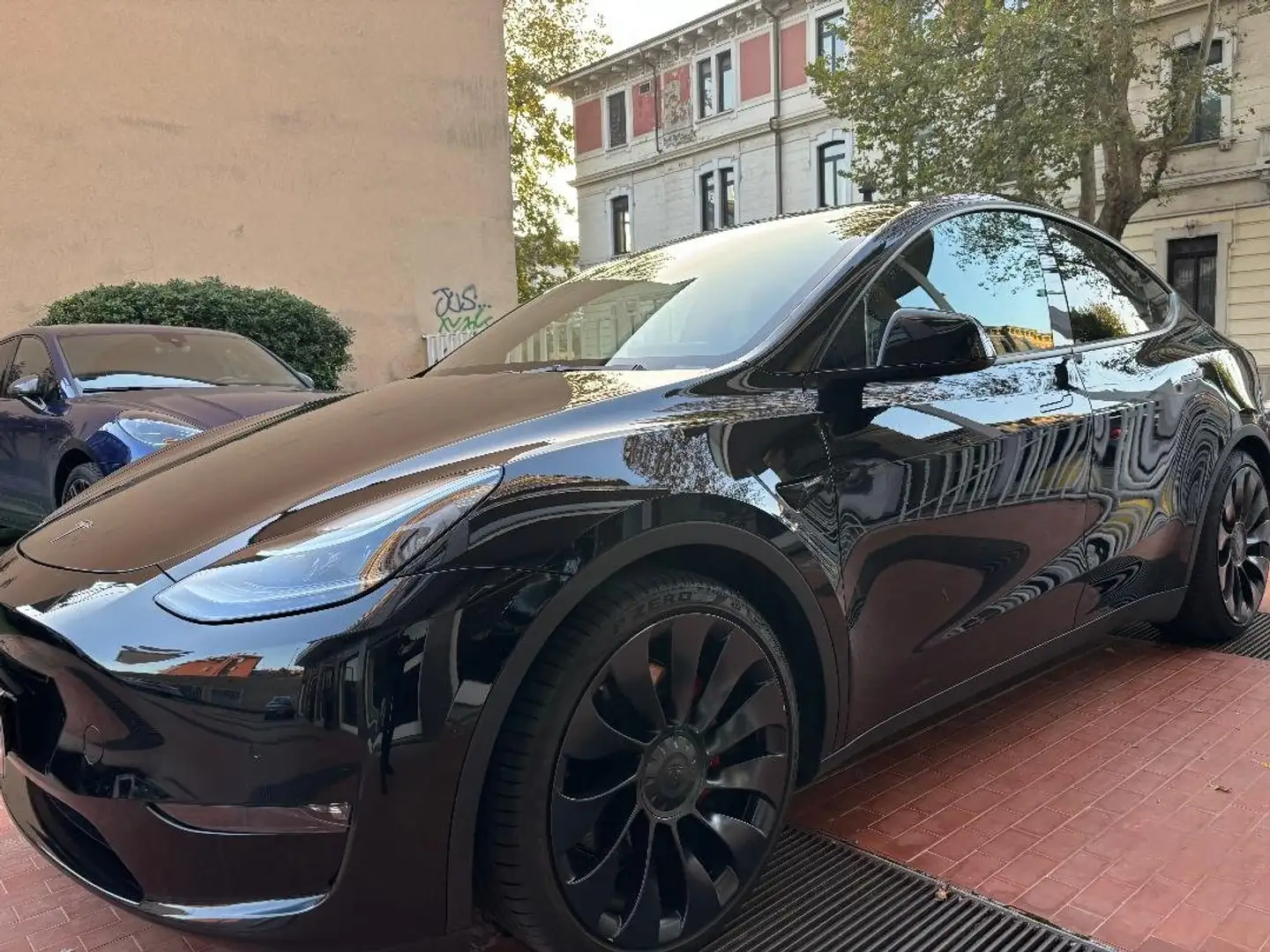 Tesla Model Y DUAL MOTOR Nero - 2
