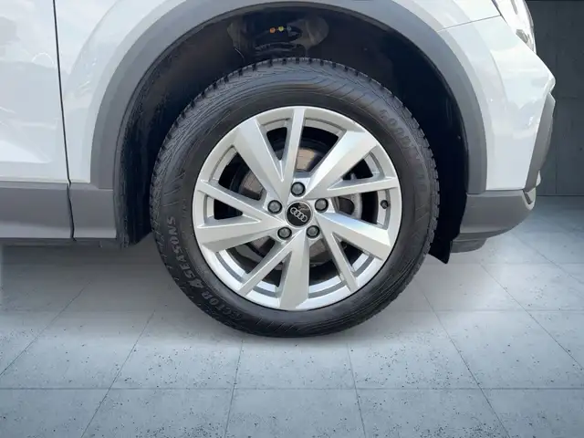 Audi Q2 view 7