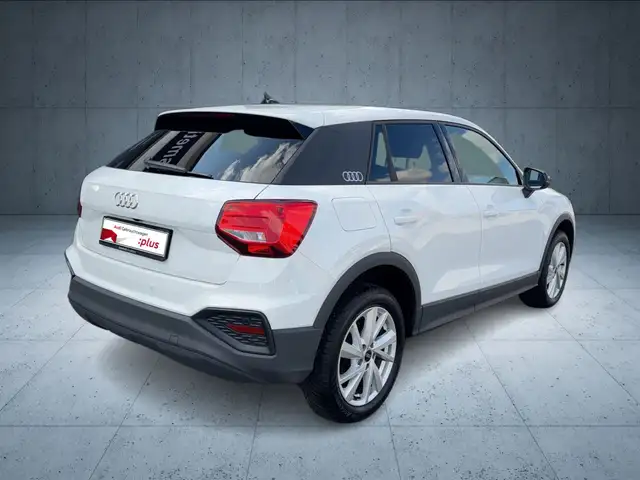 Audi Q2 view 5