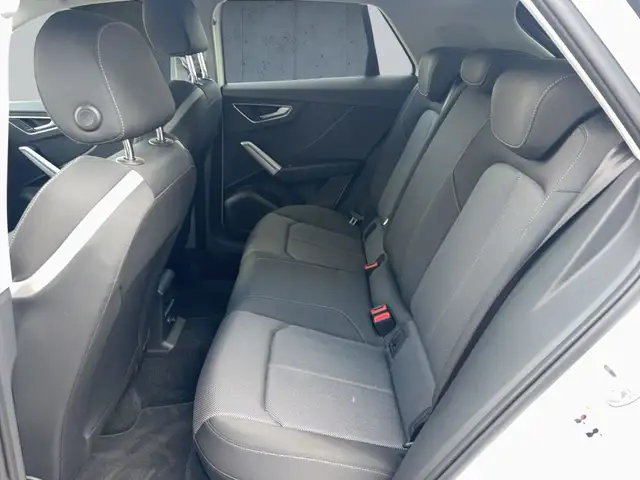 Audi Q2 view 12