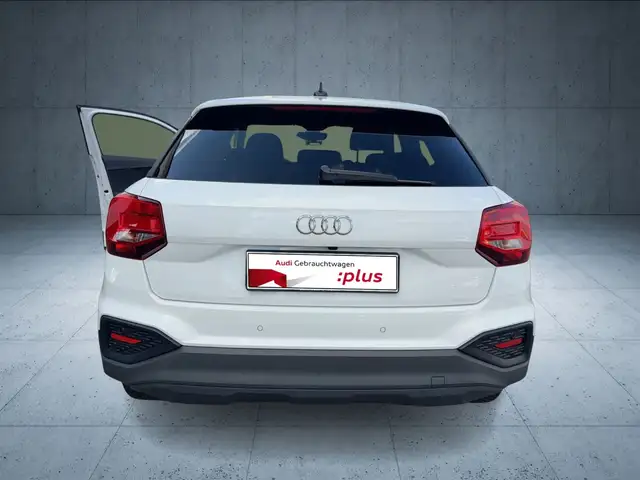 Audi Q2 view 13