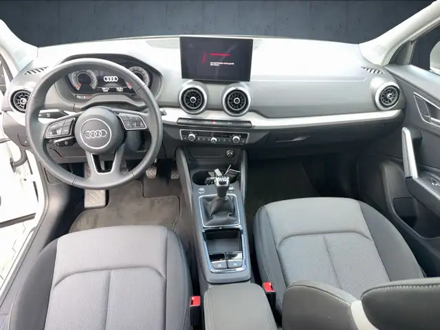 Audi Q2 view 11
