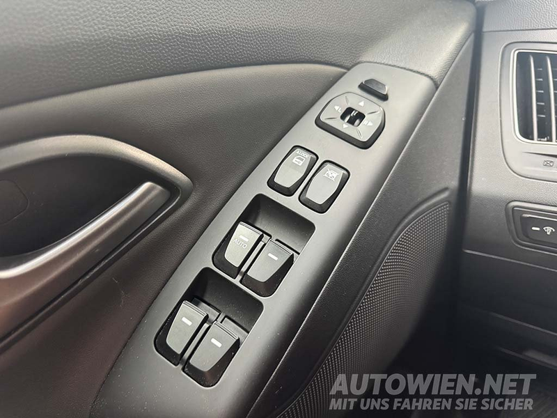 Hyundai iX35 2,0 CRDi Aut. | AUTOMATIK | PICKERL BIS 10/2027 — photo 10