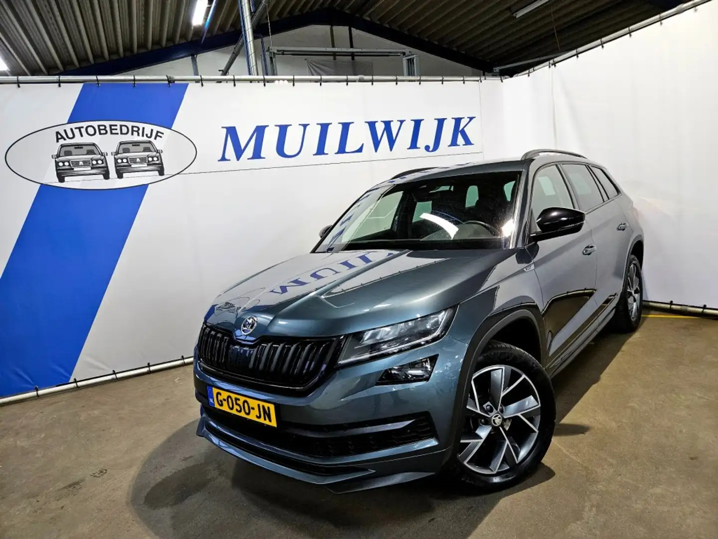 Skoda Kodiaq 1.5 TSI Sportline Business / Automaat / Virtual / Grijs - 2