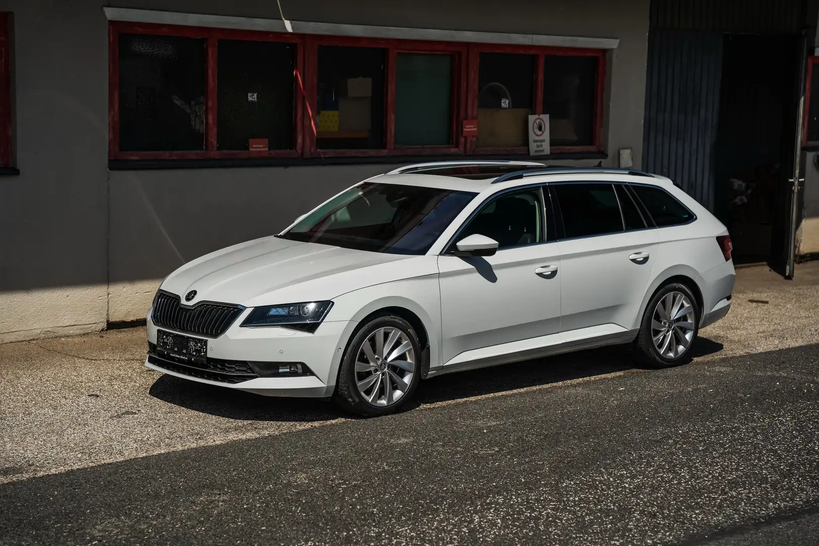 Skoda Superb Kombi 2,0 TDI 4x4 Style - 2
