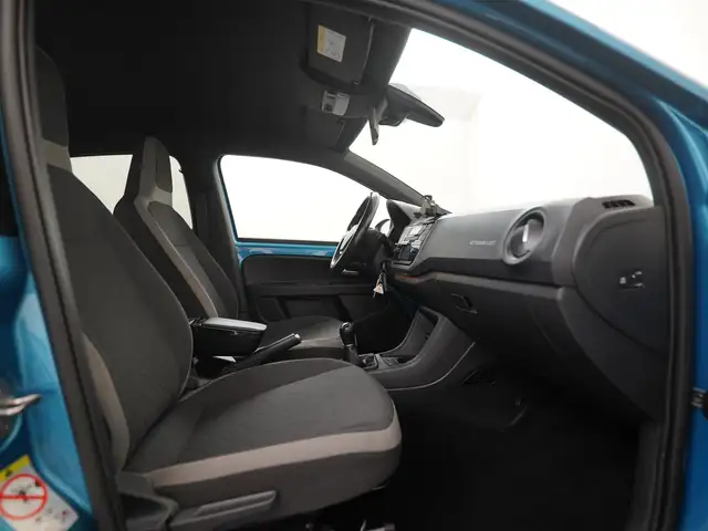 Volkswagen Up! view 3