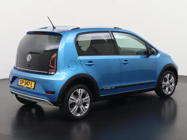 Volkswagen Up! view 4
