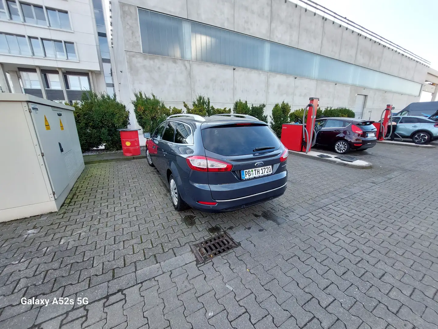 Ford Mondeo Mondeo 2.0  Automatik Blau - 1