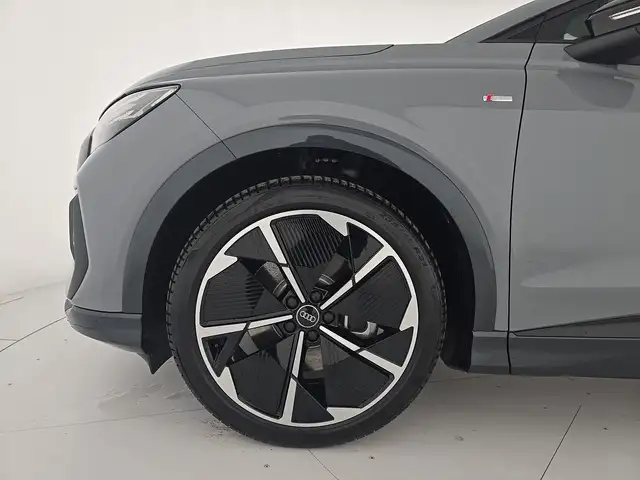 Audi Q4 E-Tron view 8