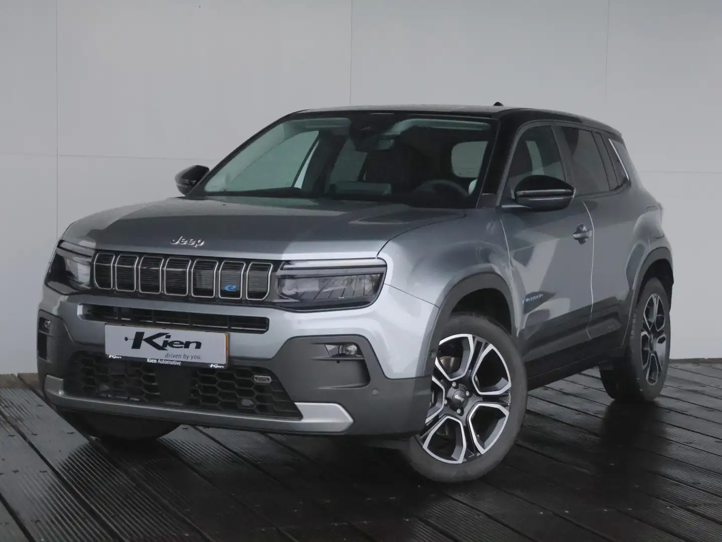 Jeep Avenger Altitude 54 kWh Grau - 2