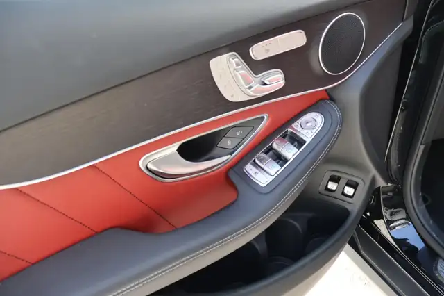 Mercedes-Benz 300 view 13