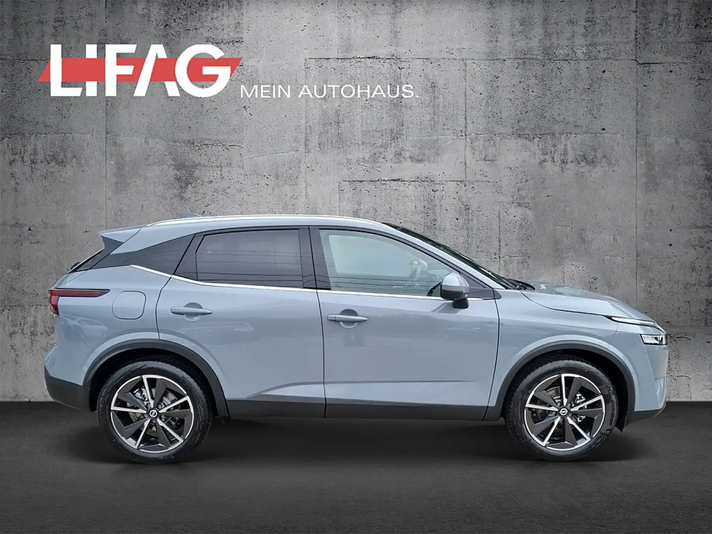 Nissan Qashqai 1,3 MHEV 4x4 Autom. Tekna *ab € 23.990,-* Grau - 2