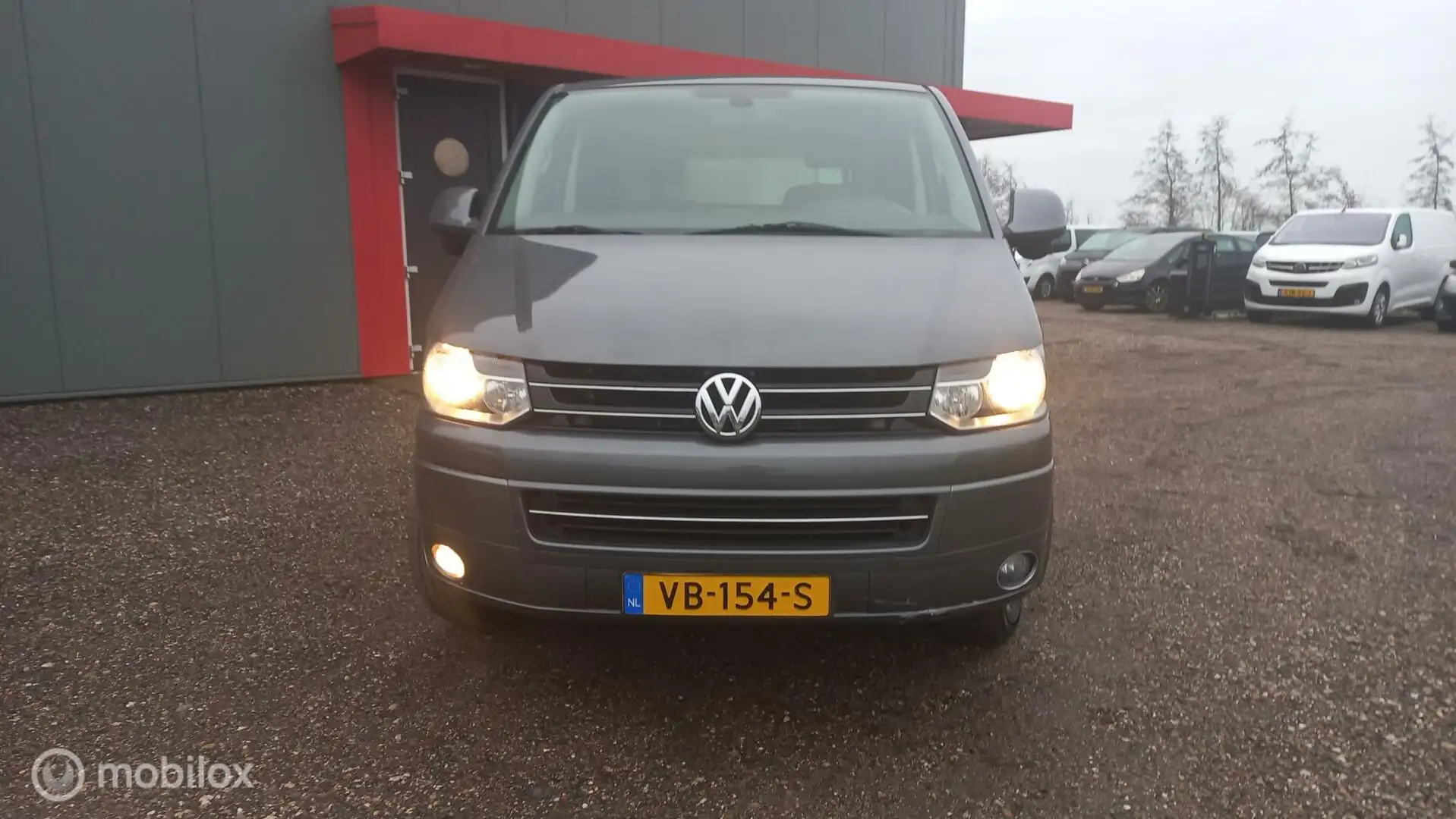 Volkswagen T5 Transporter 2.0 TDI L2H1 Grijs - 2