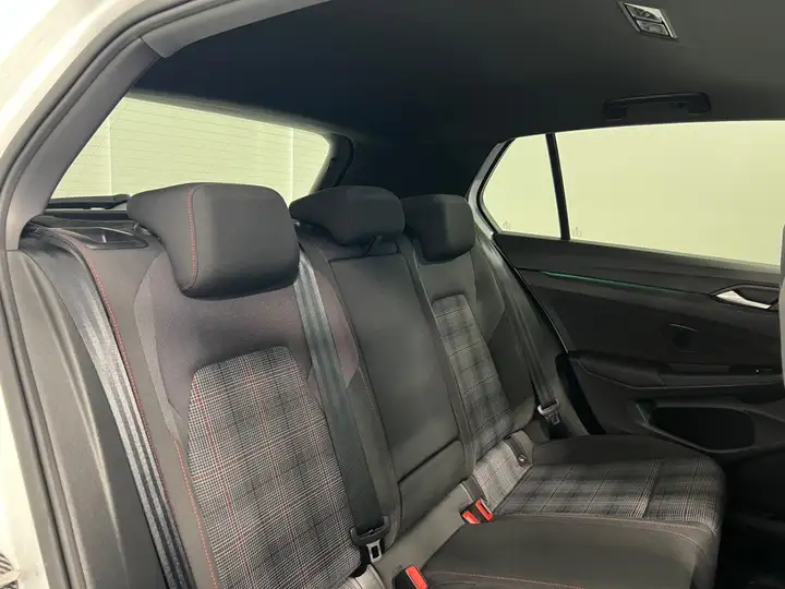 Volkswagen Golf 2023, foto 27