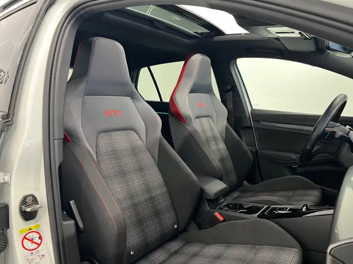 Volkswagen Golf 2023, foto 29