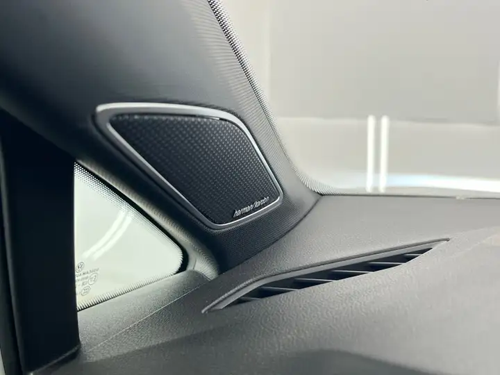 Volkswagen Golf 2023, foto 18