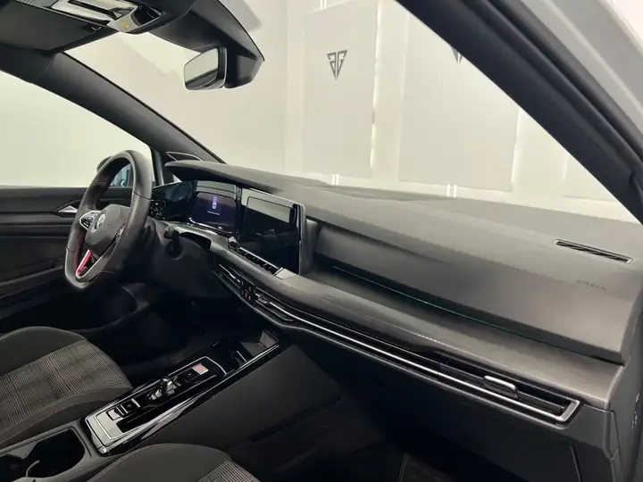 Volkswagen Golf 2023, foto 13