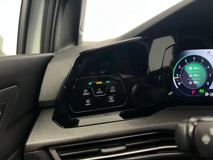 Volkswagen Golf 2023, foto 16