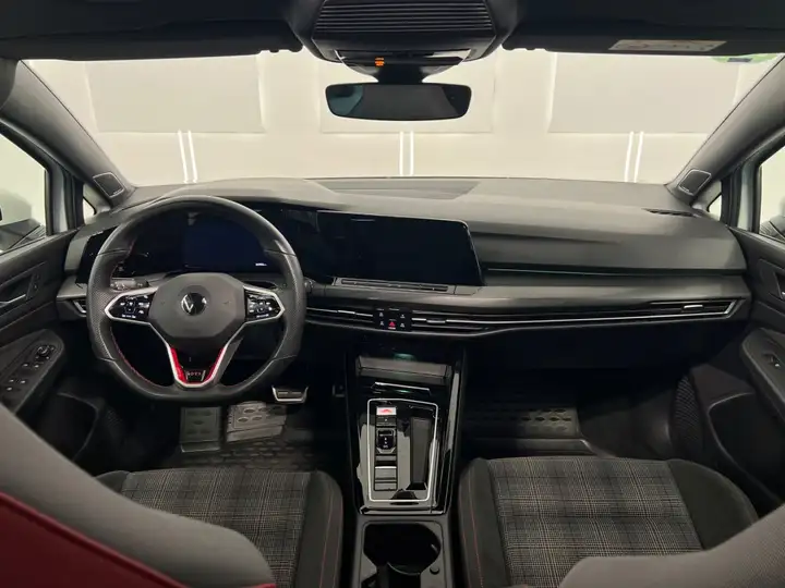 Volkswagen Golf 2023, foto 7