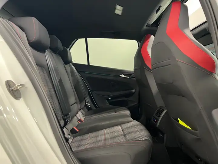 Volkswagen Golf 2023, foto 26