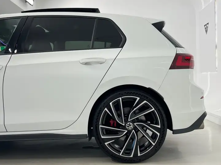 Volkswagen Golf 2023, foto 12