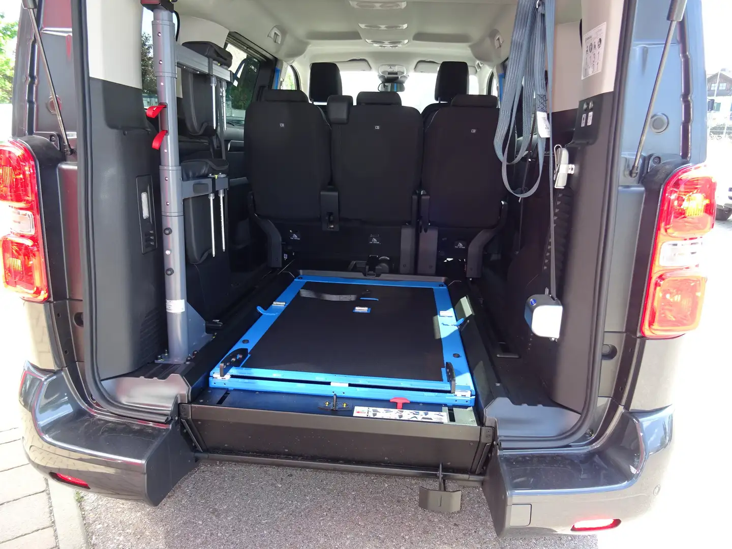 Toyota Proace Proace Verso Rollstuhlumbau Teamplayer Grau - 1