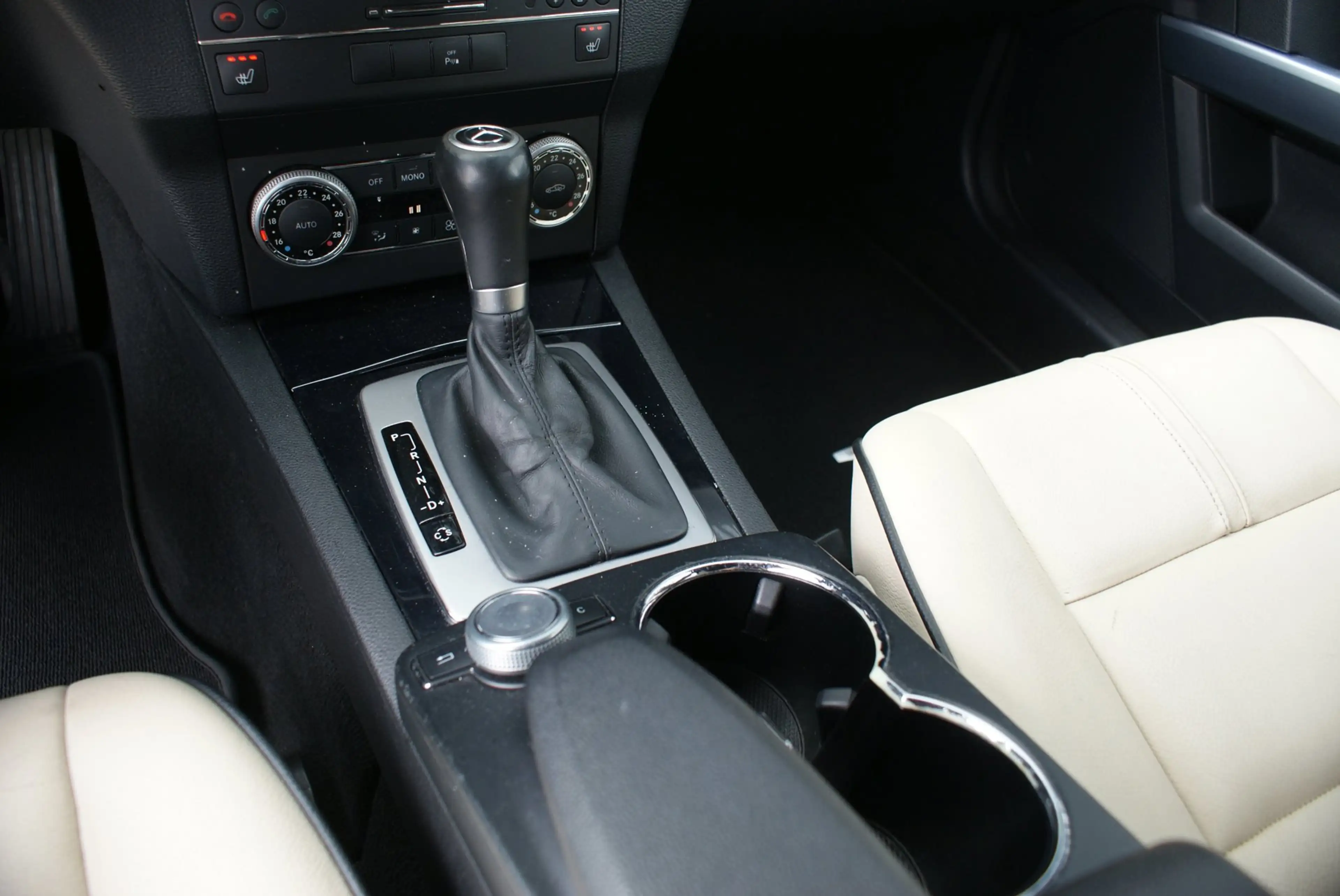 Mercedes-Benz GLK 350 First Edition 4-Matic | Camera | Leder | — photo 24
