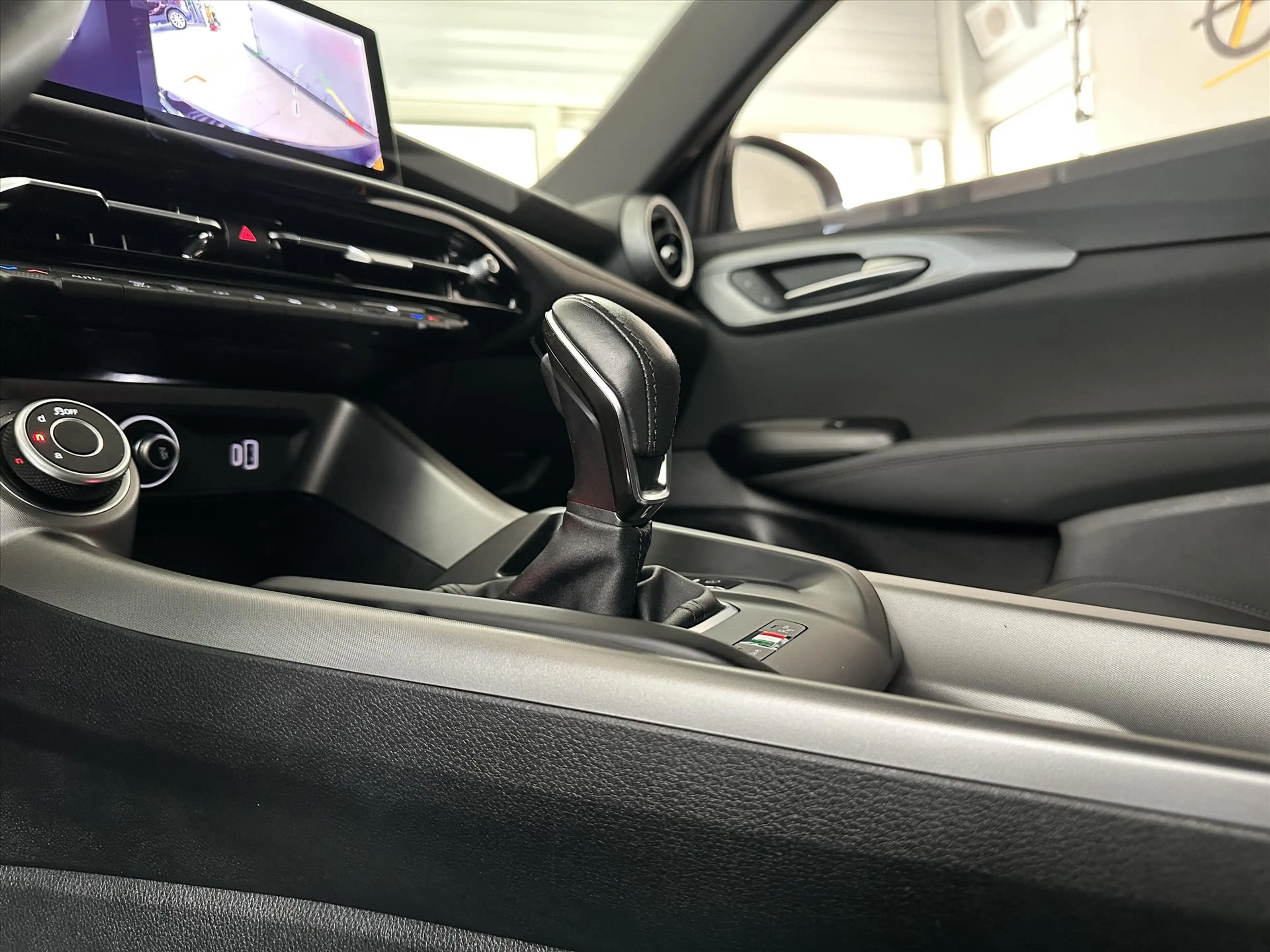 Alfa Romeo Tonale 1.3T Plug-In-Hybrid Sprint 280pk Automaat *Navi/A- — photo 14