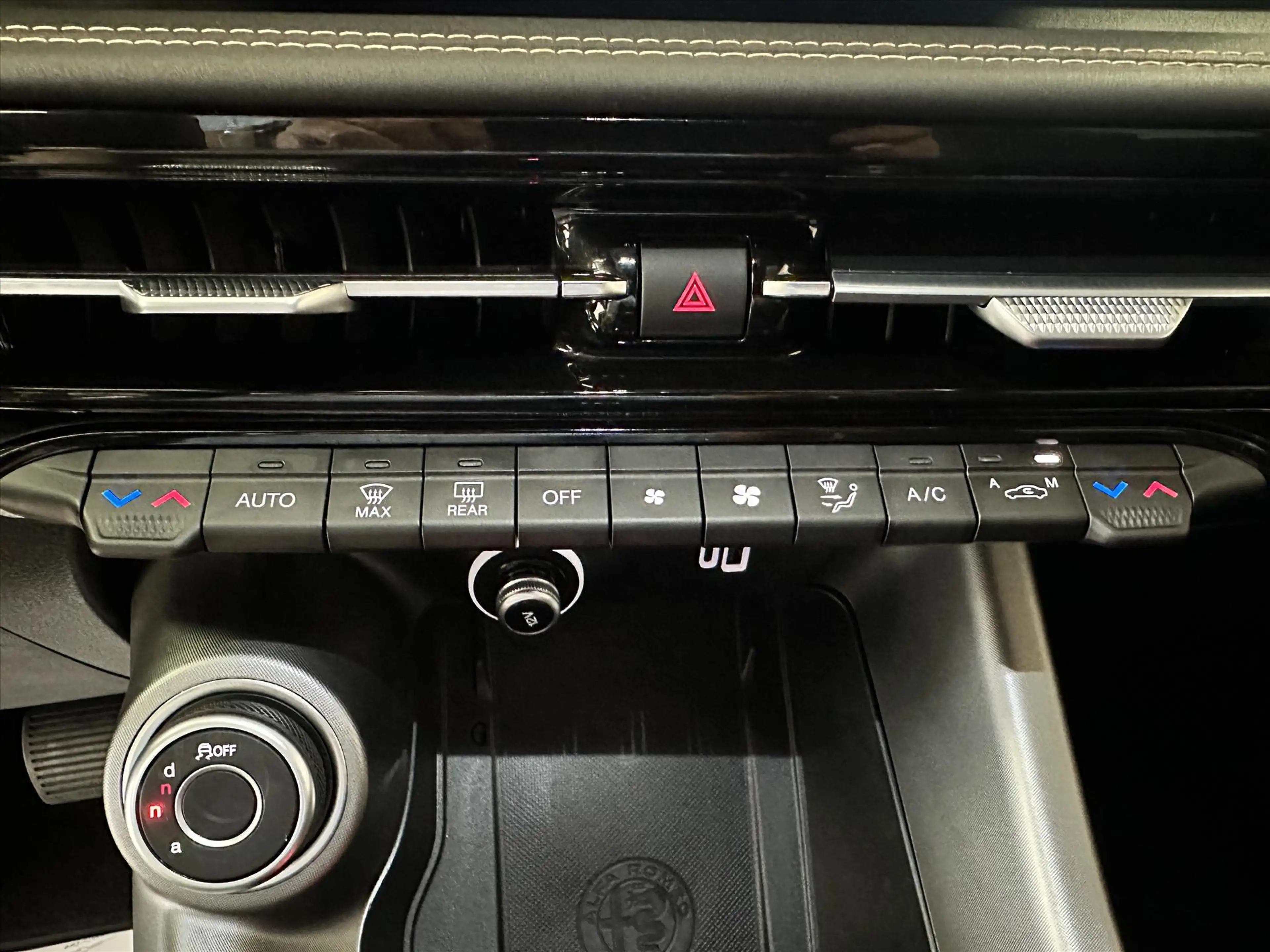 Alfa Romeo Tonale 1.3T Plug-In-Hybrid Sprint 280pk Automaat *Navi/A- — photo 11