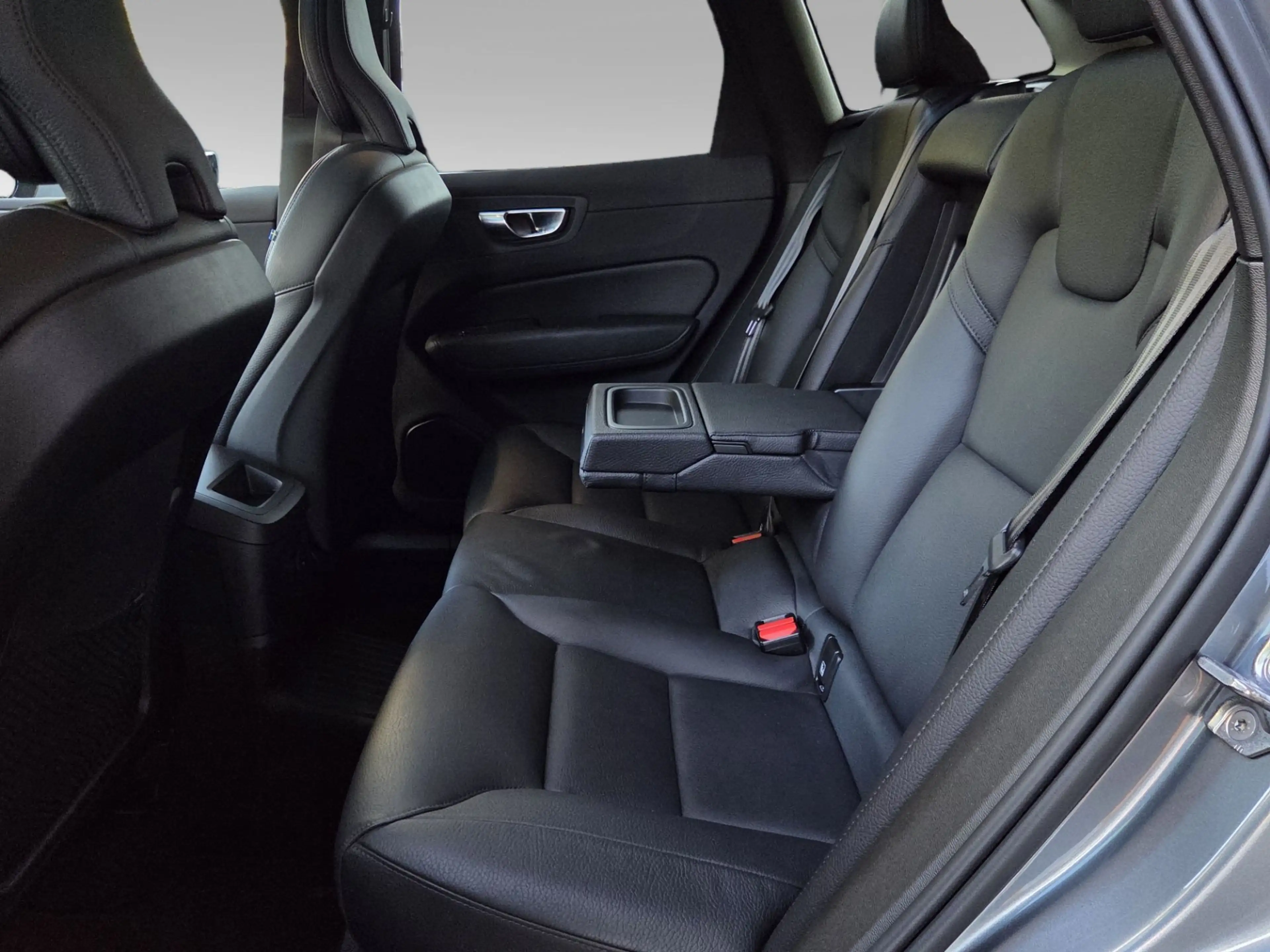 Volvo XC60 2.0 T6 AWD Recharge R-Design | Panoramadak | Memor — photo 7