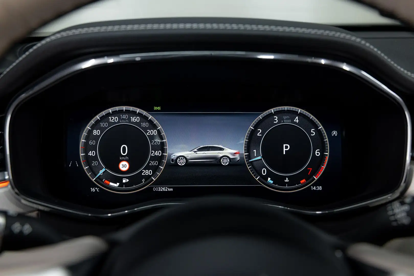 Jaguar XF 2.0 P250 R-Dynamic SE Grün - 2