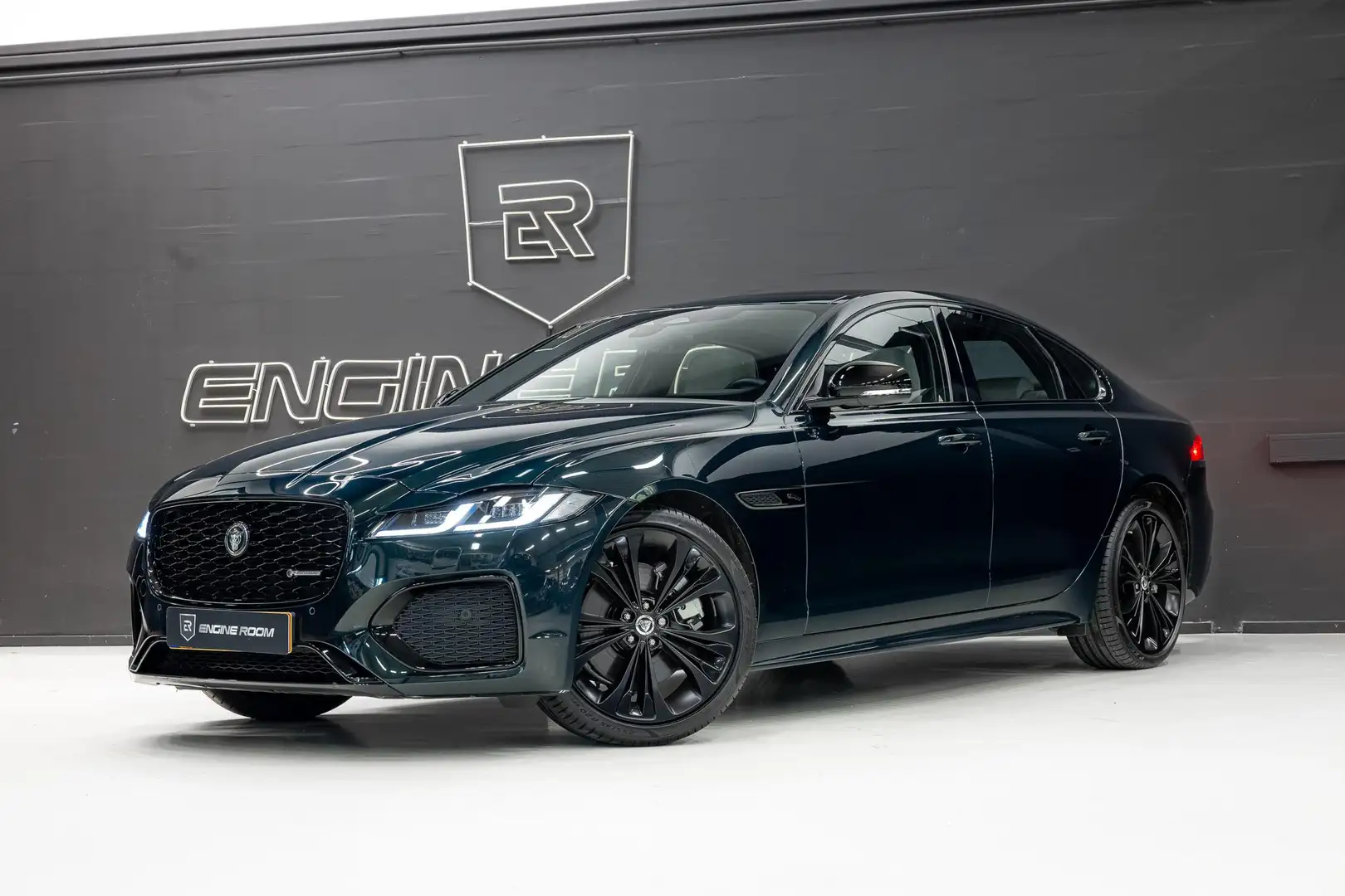 Jaguar XF 2.0 P250 R-Dynamic SE Grün - 1