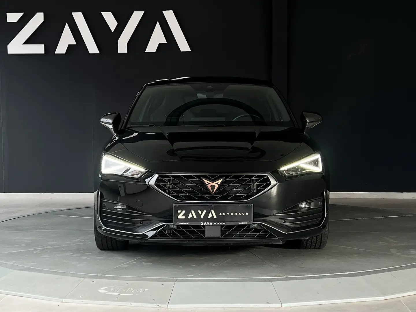 CUPRA Leon 1.5 eTSI Limousine*MATRIX*SPORT-SITZE* Zwart - 2