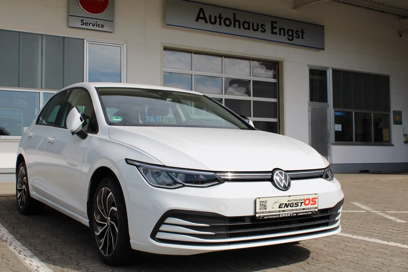 Volkswagen Golf VIII 1.5 l TSI -Alu 17" - Kamera - SH -NAVI APP - Weiß - 1
