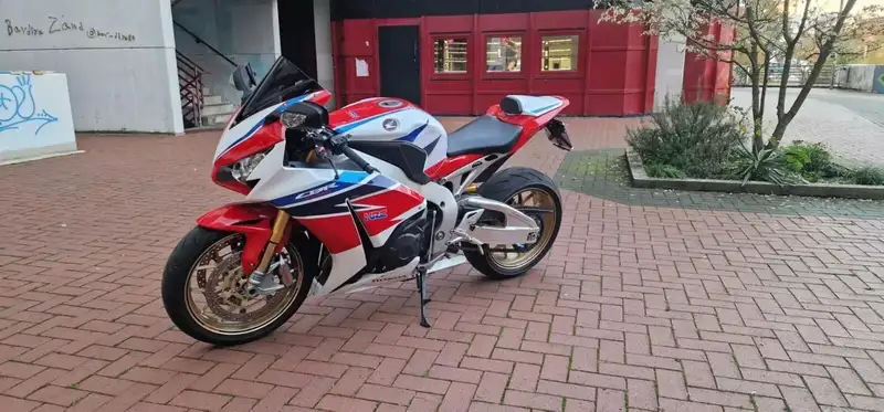 Honda CBR 1000 - foto 3