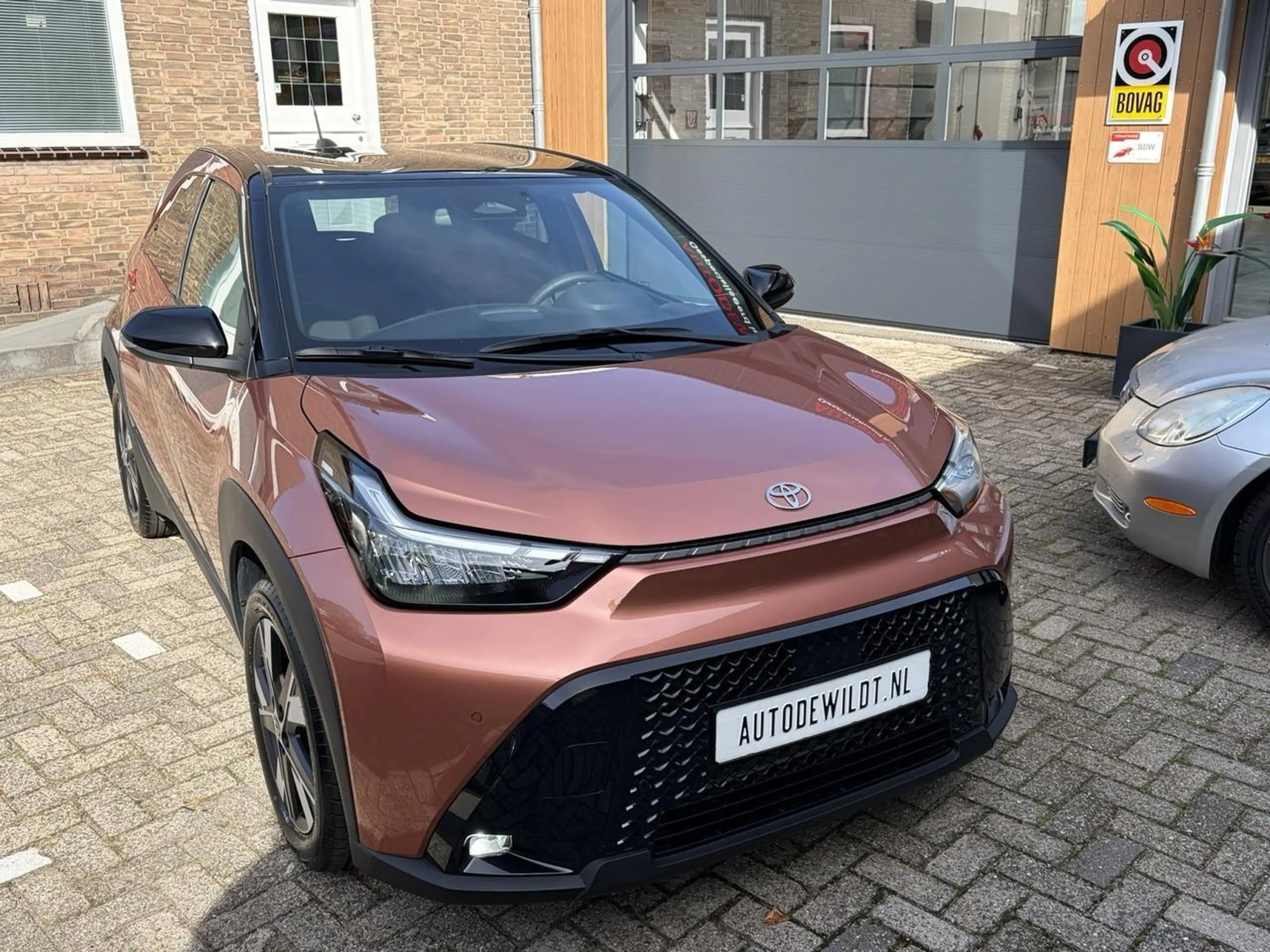 Toyota Aygo X 1.5 Hybrid 115 Pulse + Smart Pack A/T — photo 2