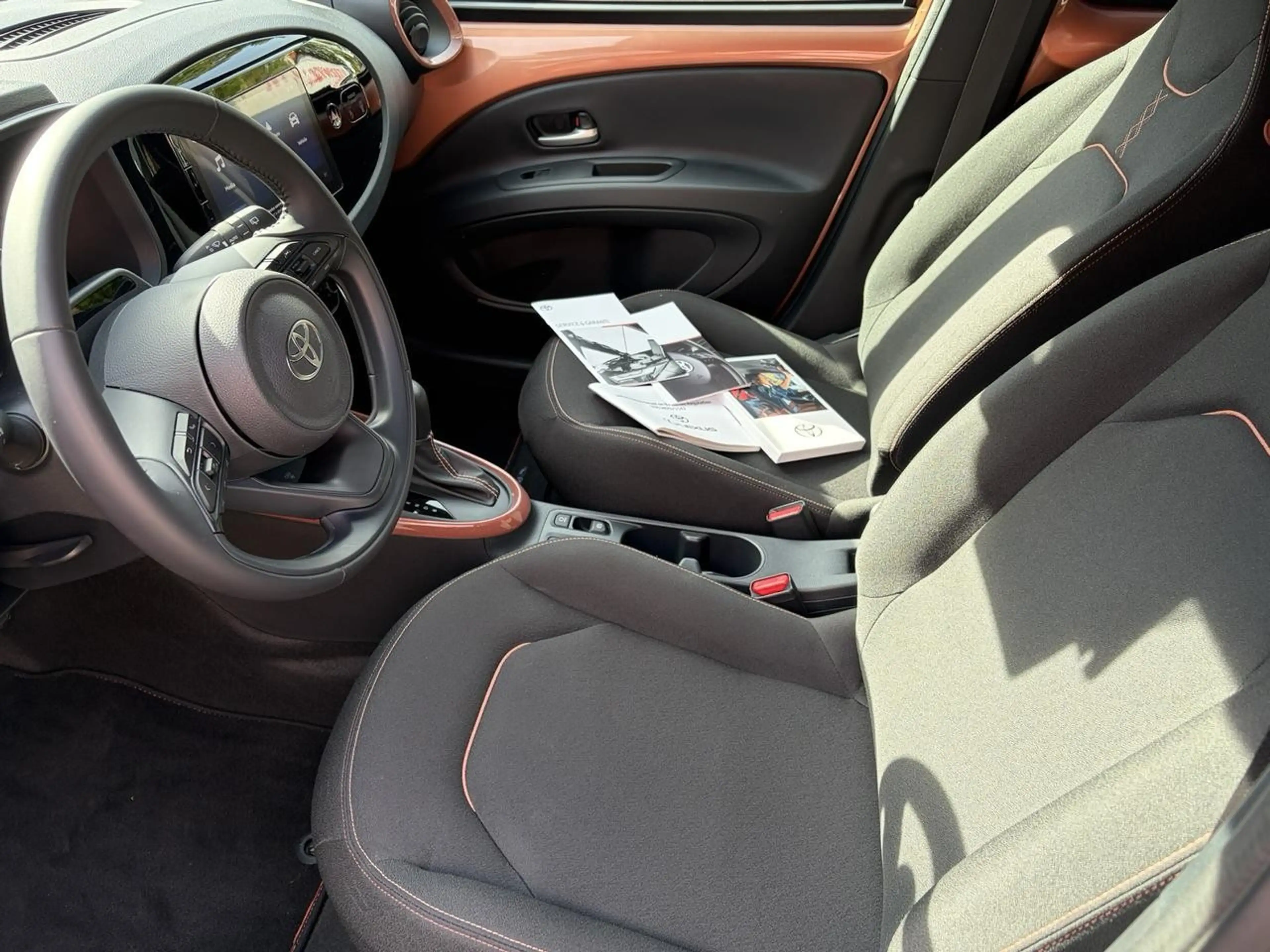 Toyota Aygo X 1.5 Hybrid 115 Pulse + Smart Pack A/T — photo 14