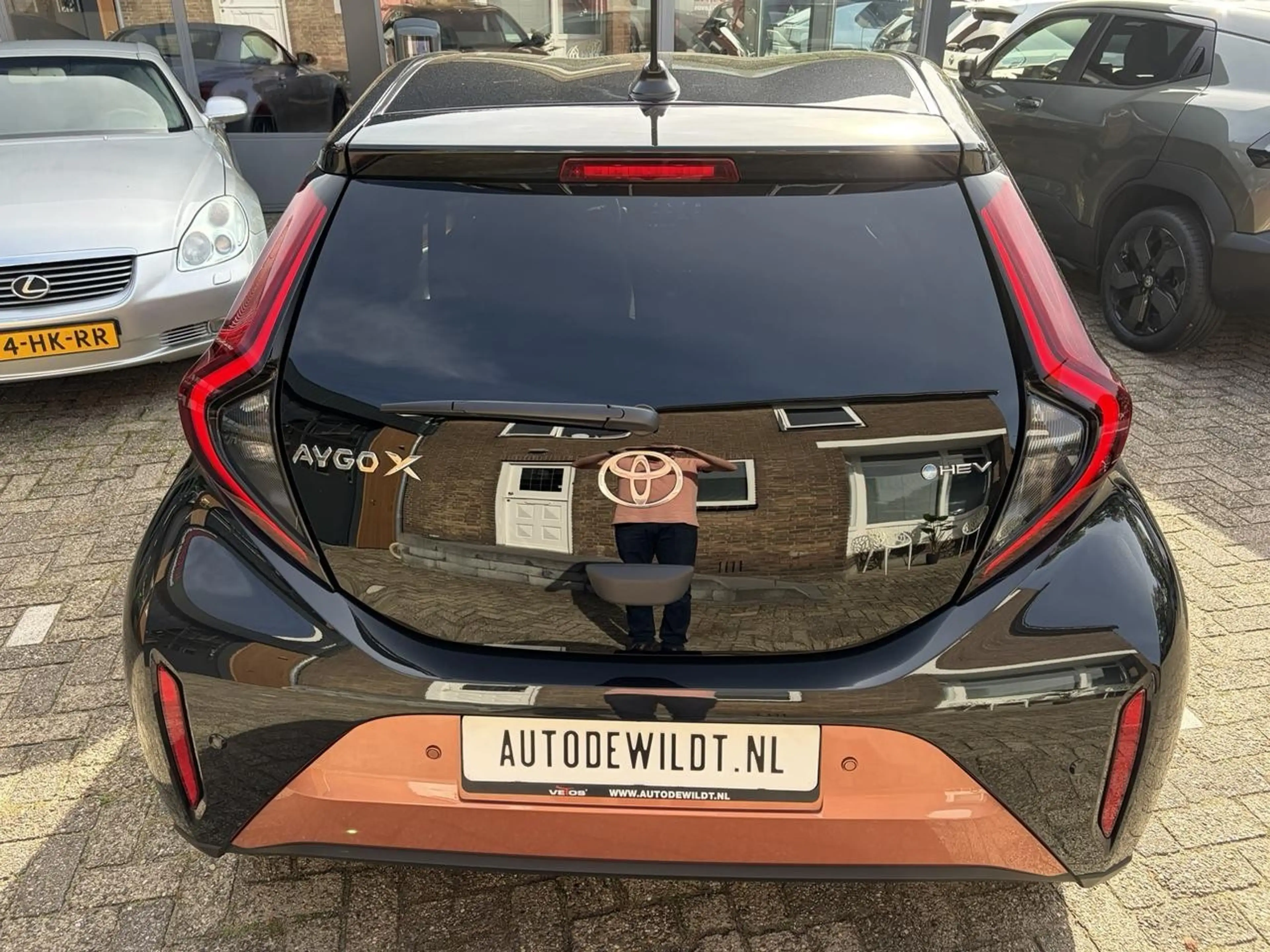 Toyota Aygo X 1.5 Hybrid 115 Pulse + Smart Pack A/T — photo 11