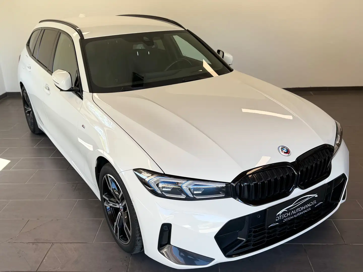 BMW 320 320d xDrive MSPORT/HUD/KEYLESS/AHK/LED Weiß - 2