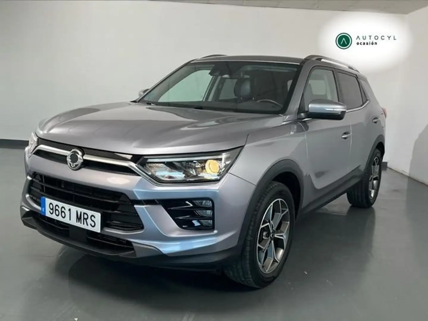 SsangYong Korando G15 Urban Plus 4x2 Aut. Plateado - 2